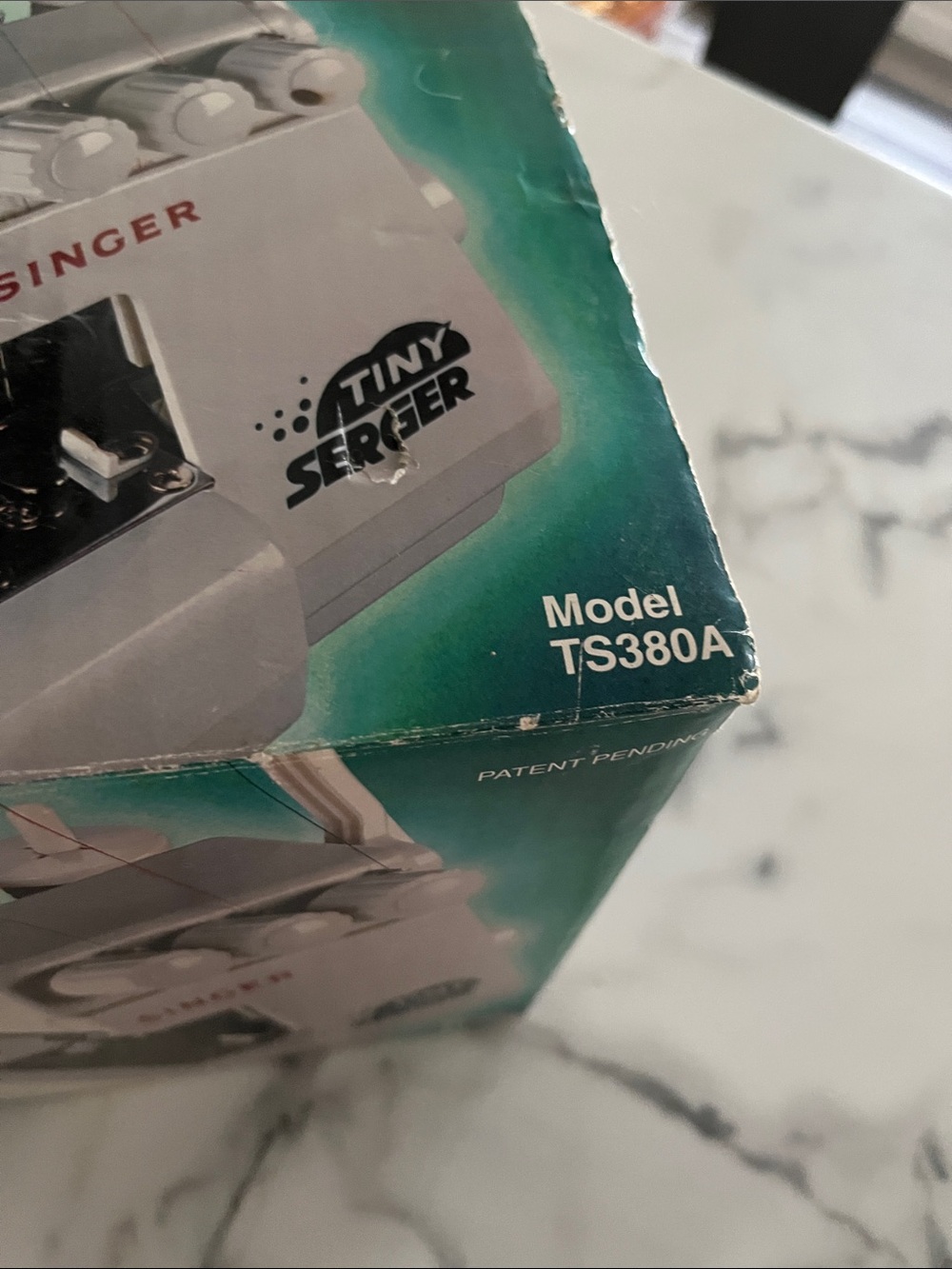 Mini serger - Picture 5 of 6